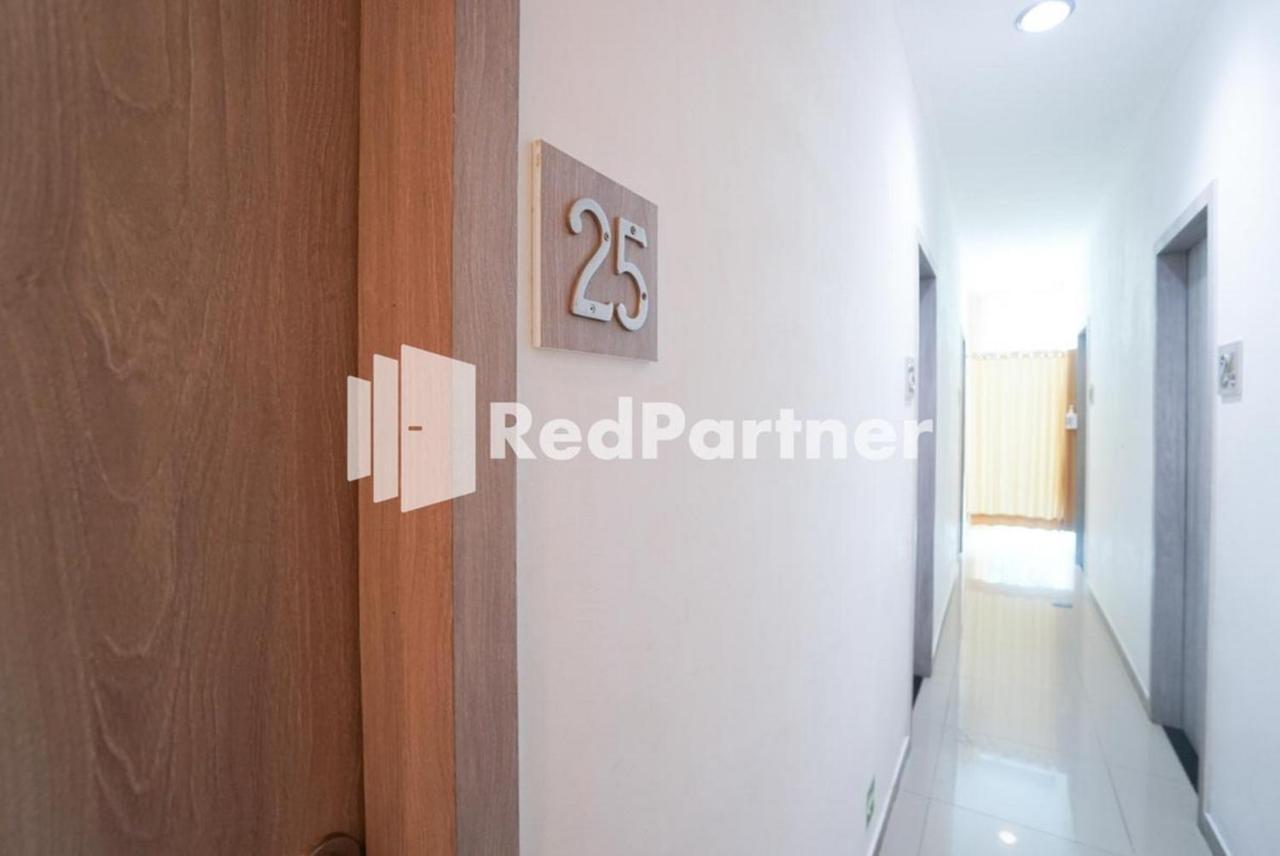 Eascot Hotel Mitra Reddoorz Τζακάρτα Εξωτερικό φωτογραφία