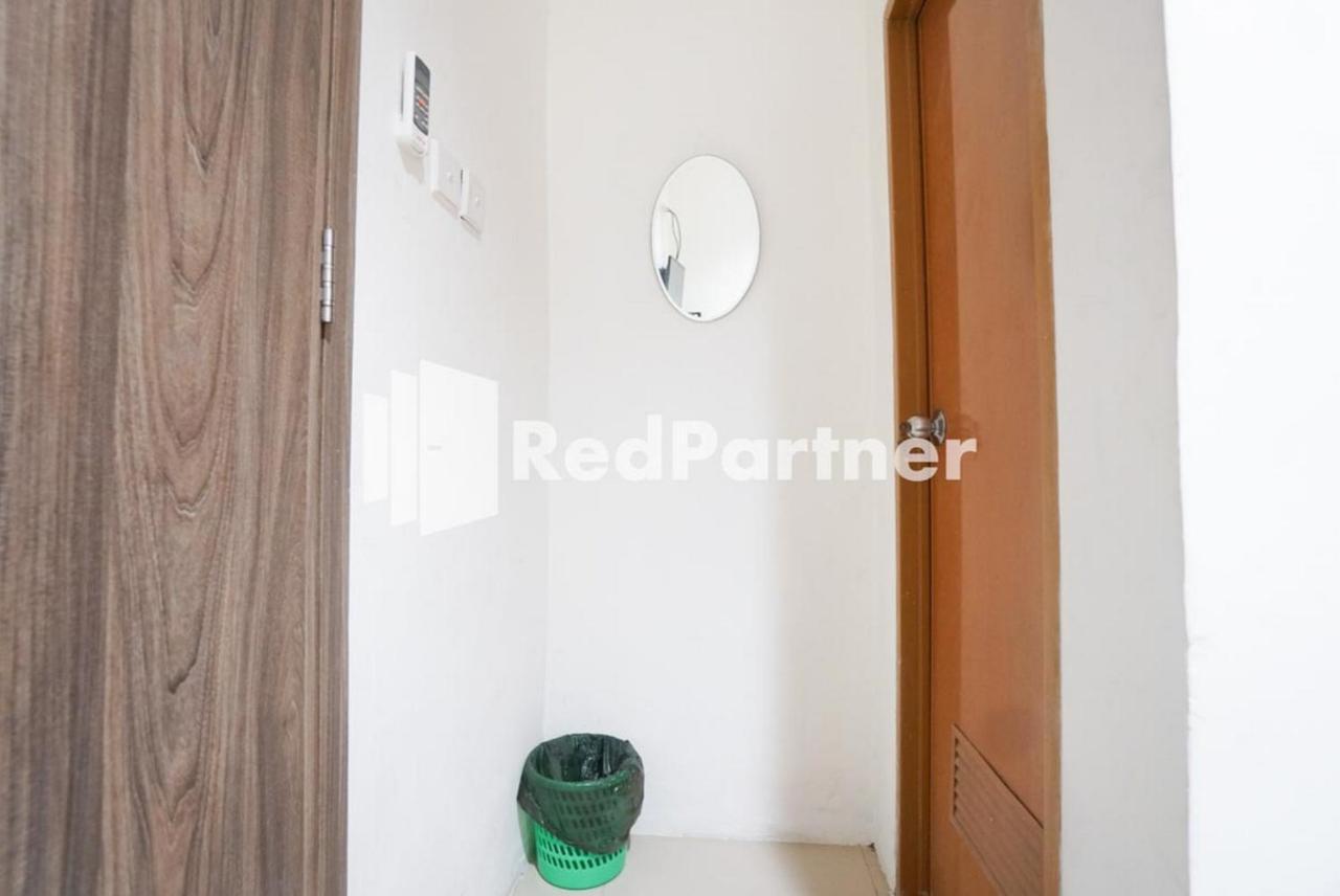 Eascot Hotel Mitra Reddoorz Τζακάρτα Εξωτερικό φωτογραφία