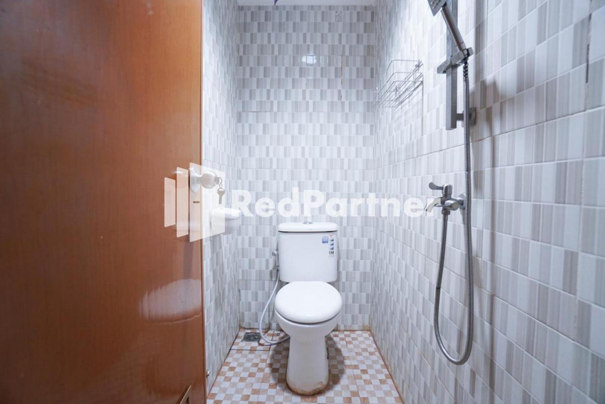 Eascot Hotel Mitra Reddoorz Τζακάρτα Δωμάτιο φωτογραφία